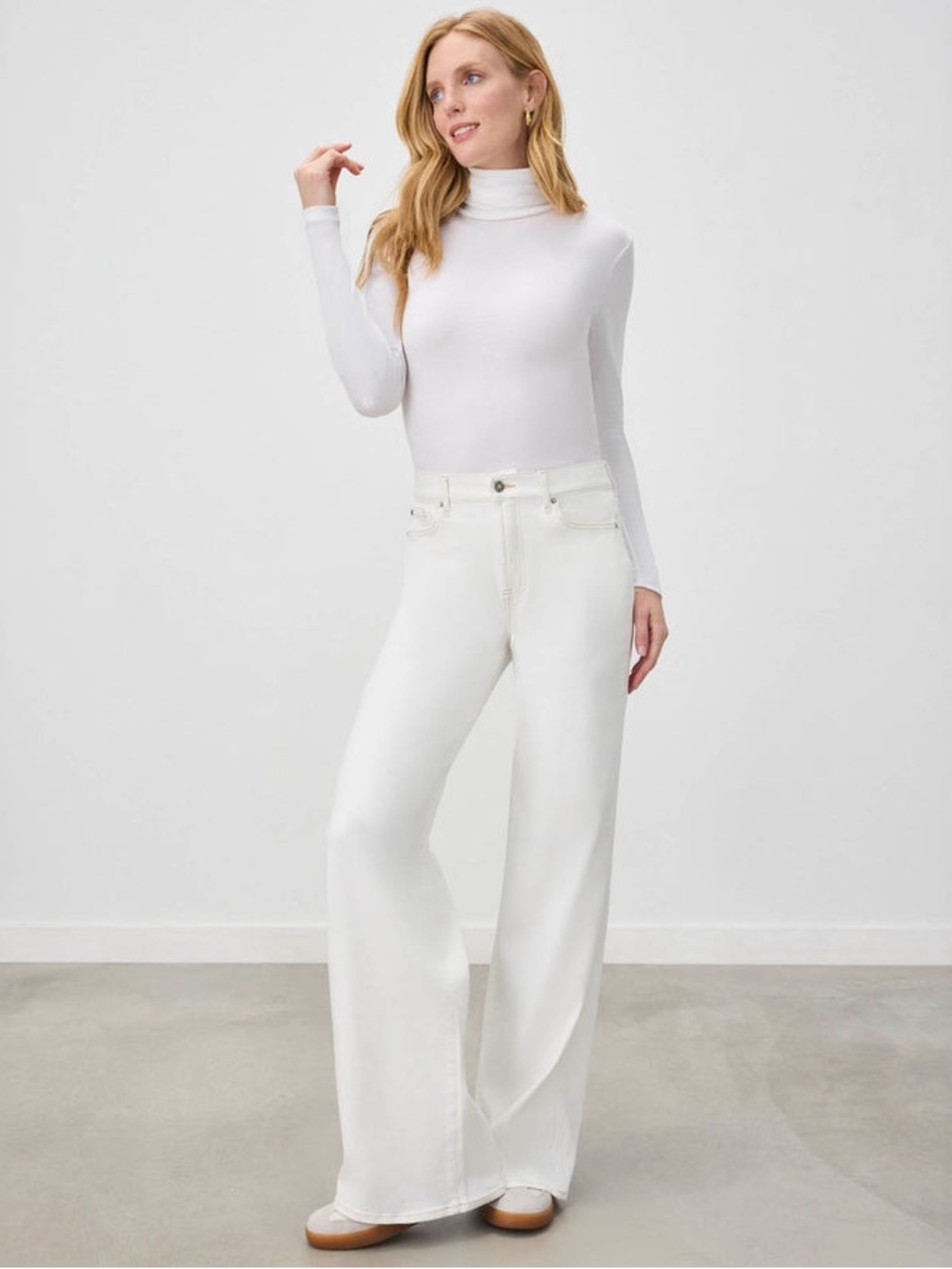 Splendid Classic White Ribbed Turtleneck Top Size S NWOT - Picture 2 of 9